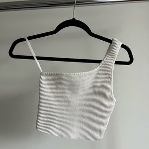 Tank/off shoulder cropped top